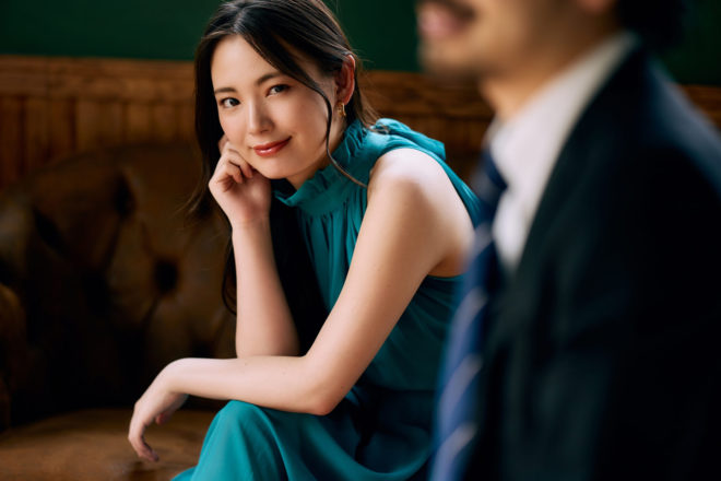 【悪用厳禁】男性がハマらずにいられない！“魔性の女”の恋愛テクニック3選