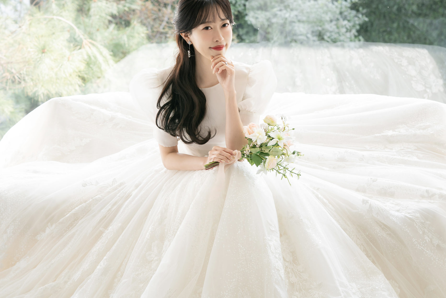 週末値下げ中！韓国ビジュドレス MONICA BLANCHE グリッタードレス 韓国ビジュウェディングドレス MONICA BLANCHE グリッタードレス